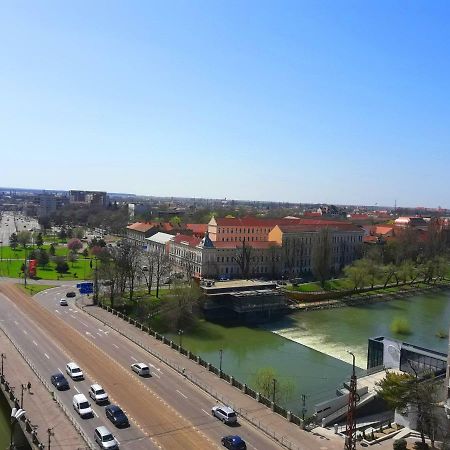 Ana'S Apartment Oradea Exterior photo